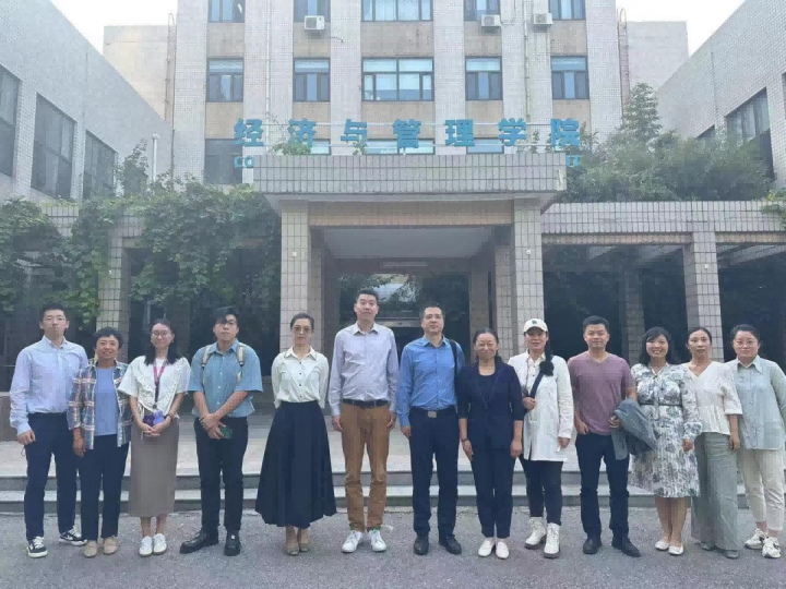 蒼穹數(shù)碼與北京工業(yè)大學(xué)舉行產(chǎn)學(xué)合作座談會暨“優(yōu)質(zhì)就業(yè)創(chuàng)業(yè)基地”、“創(chuàng)新創(chuàng)業(yè)實(shí)訓(xùn)基地”授牌儀式